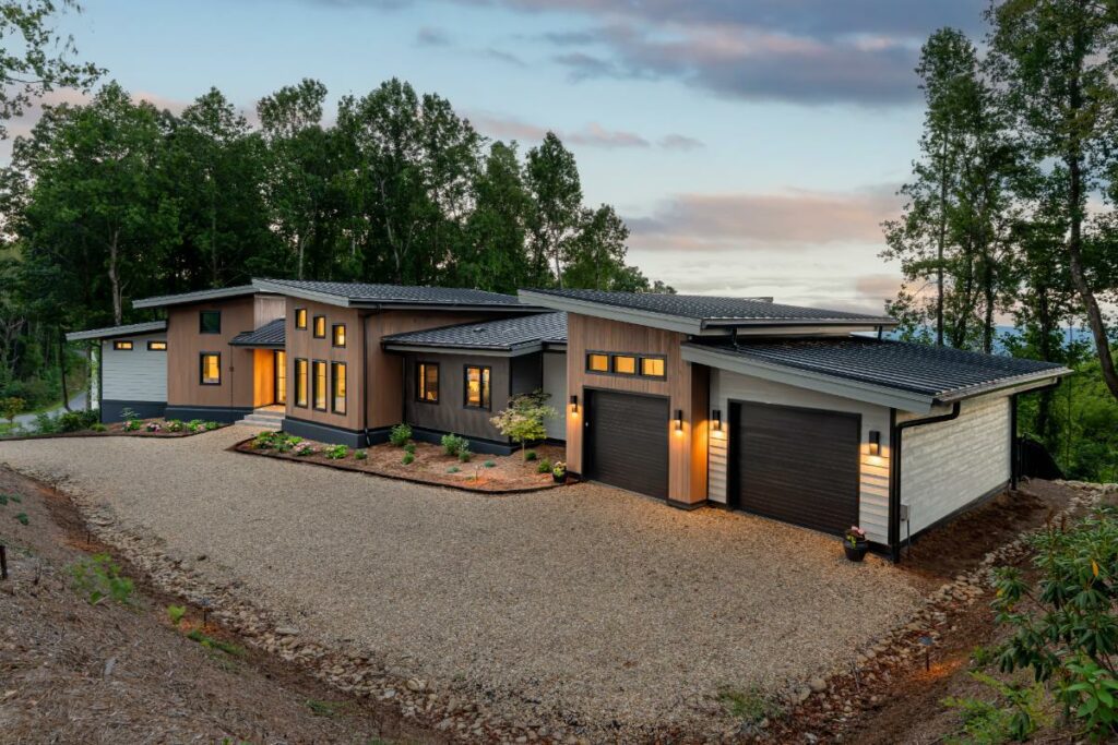 luxury mountain homes for sale in NC, USA